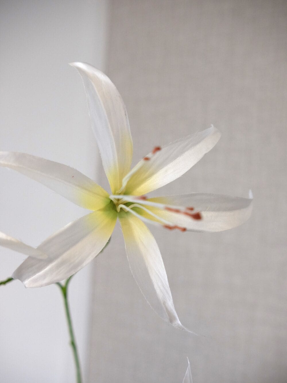 kunstbloem lelie