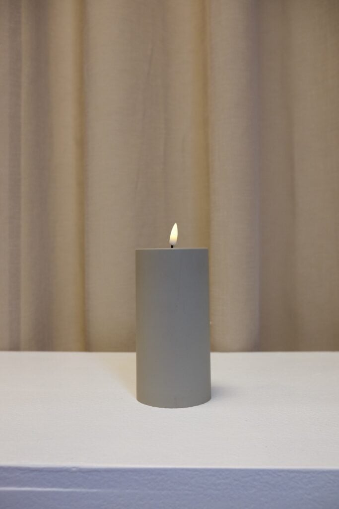 Led kunstkaars outdoor beige Deluxe 10 x 15 cm