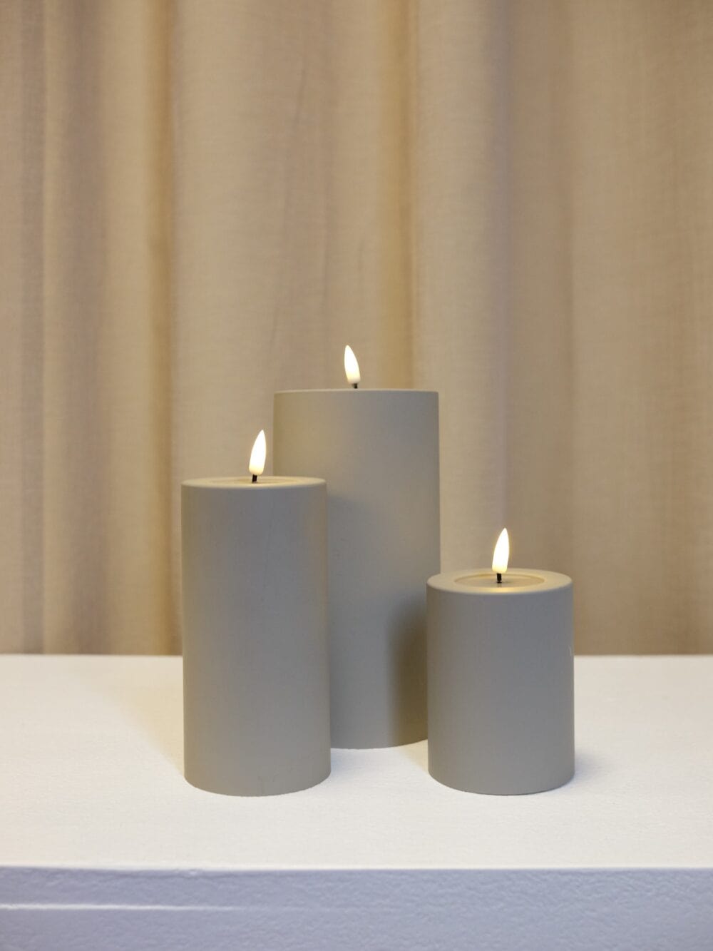 Led kunstkaars outdoor beige Deluxe 10 x 20 cm