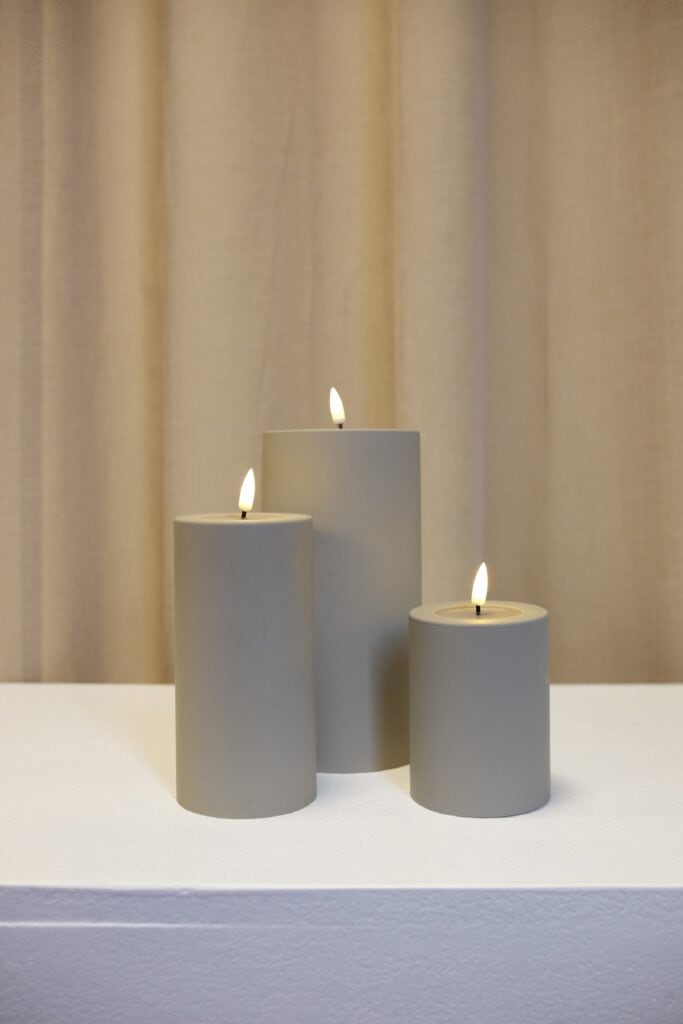 Led kunstkaars outdoor beige Deluxe 10 x 20 cm