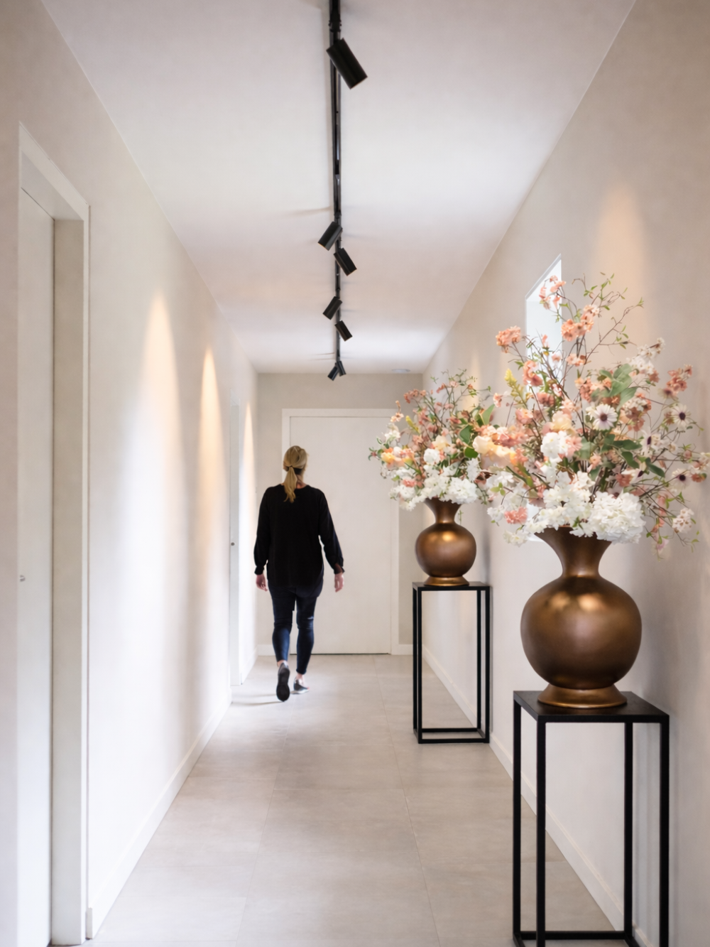 Groot Luxe Bloemstuk in Pot – Brons Pastel Bloemstuk