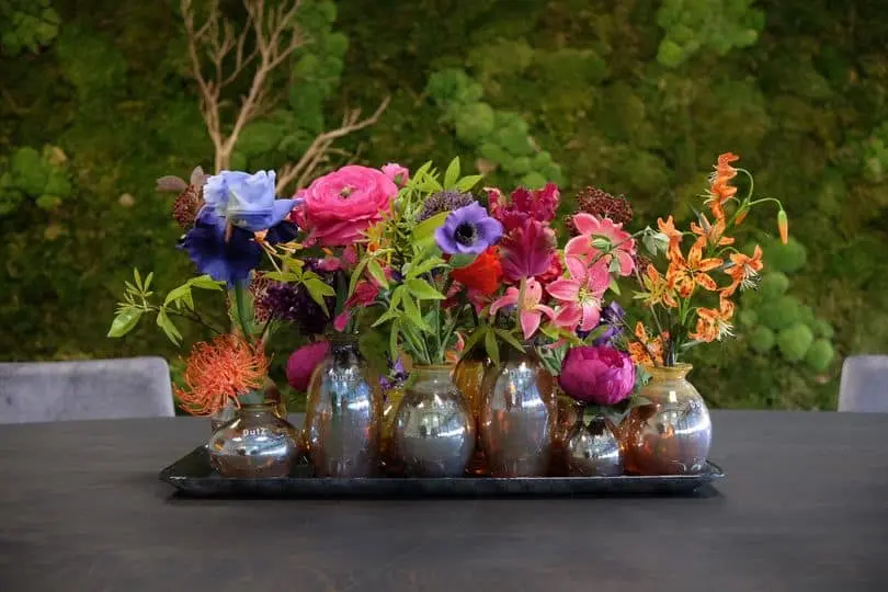 Kunstbloemen op kantoor